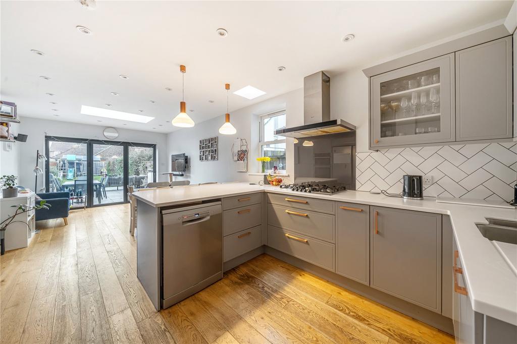 Russell Road, WaltonOnThames, KT12 4 bed semidetached house for sale