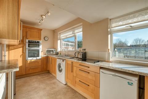 27 Chapel Road, Astwood Bank, Redditch, B96 6AL