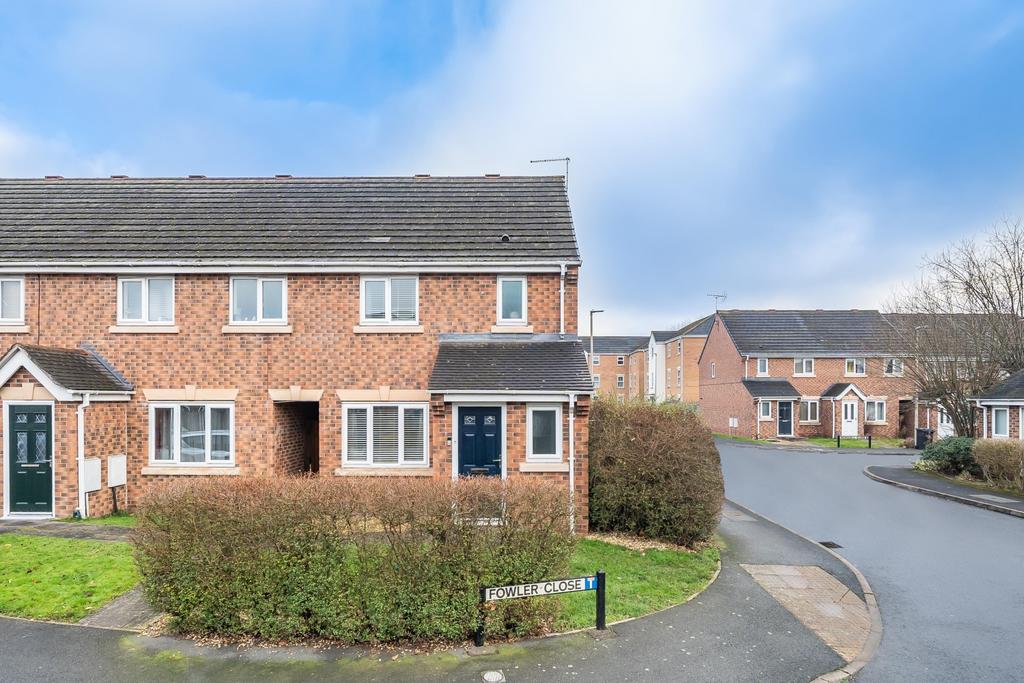 Fowler Close, Crewe CW2 3 bed end of terrace house for sale £140,000