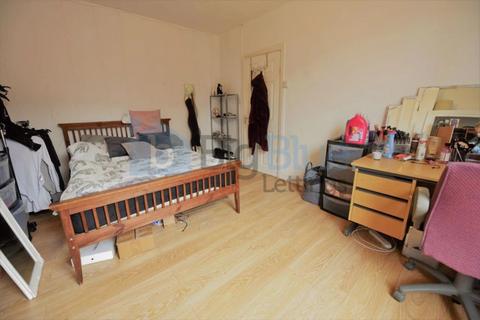 3 bedroom terraced house to rent, William Street, Leeds LS6