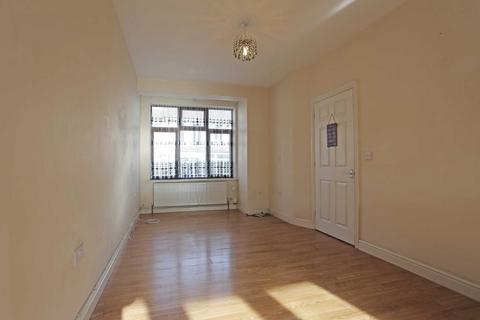 2 bedroom terraced house to rent, Napier Road, Gravesend, DA11