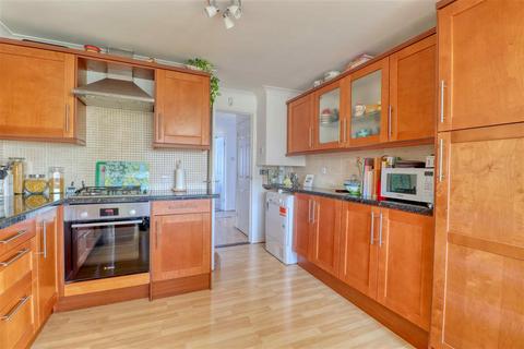 8 Clays Road, Walton On The Naze, CO14 8SA