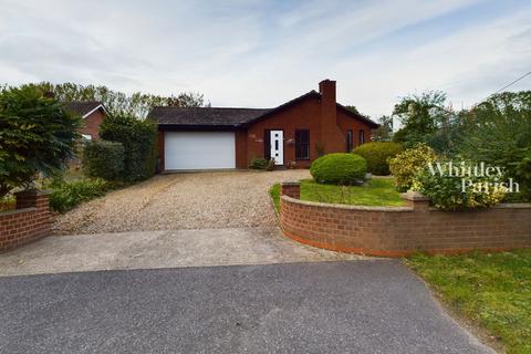 3 bedroom detached bungalow for sale, Snow Street, Roydon, Diss