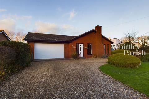 3 bedroom detached bungalow for sale, Snow Street, Roydon, Diss