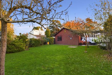 3 bedroom detached bungalow for sale, Snow Street, Roydon, Diss