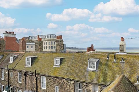 2 bedroom flat for sale, Old Town, Margate