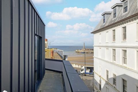 2 bedroom flat for sale, Old Town, Margate