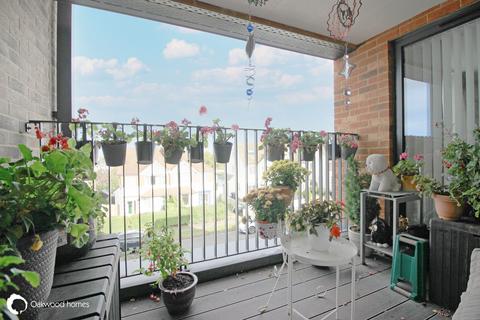 2 bedroom flat for sale, Northdown Road, Palm Bay, Margate