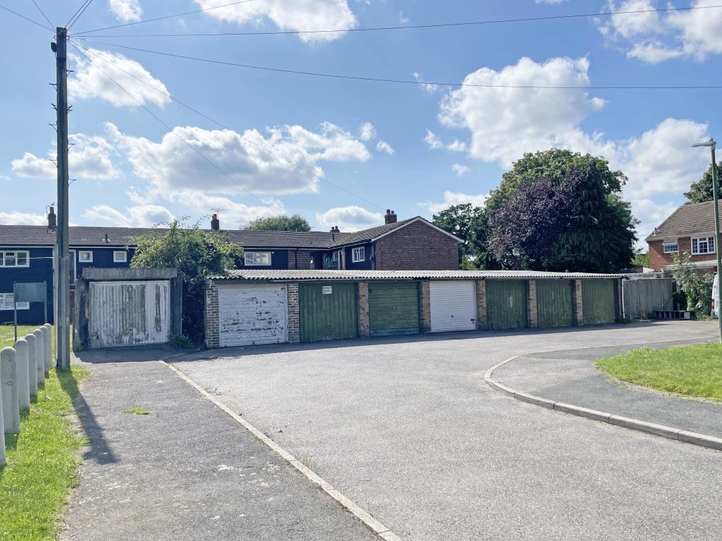 Garages Off Wallis Avenue, Maidstone... Garage - £45,000