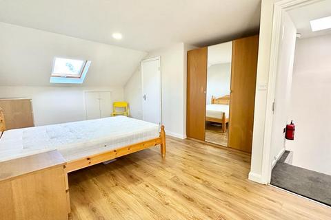 5 bedroom terraced house for sale, High Road Leyton, London E15