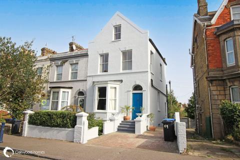 5 bedroom semi-detached house for sale, Grange Road, Ramsgate