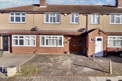 22 Firham Park Avenue, Romford, RM3 0SJ