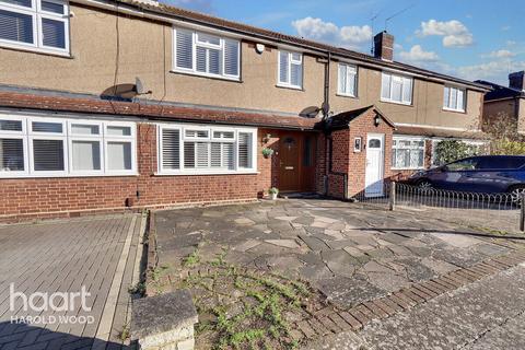 22 Firham Park Avenue, Romford, RM3 0SJ