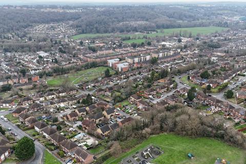 31 Cairnside, High Wycombe, HP13 7SB