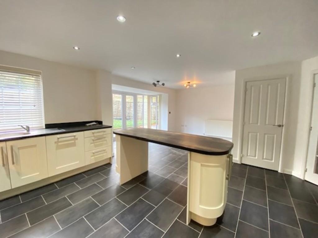 John Ireland Way, Washington 5 bed detached house £2,750 pcm (£635 pw)