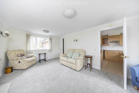 2 bedroom retirement property for sale, Cobham Road, Leatherhead KT22