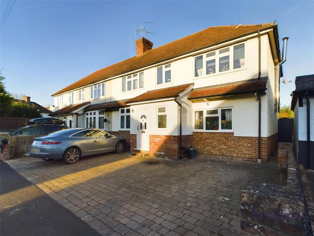Shakespeare Road, Addlestone, Surrey, KT15 4 bed semidetached house