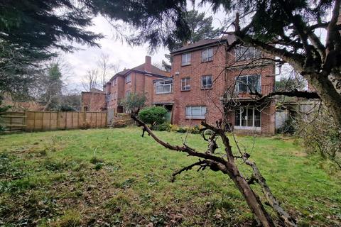 6 bedroom detached house for sale, Danescroft Gardens, NW4