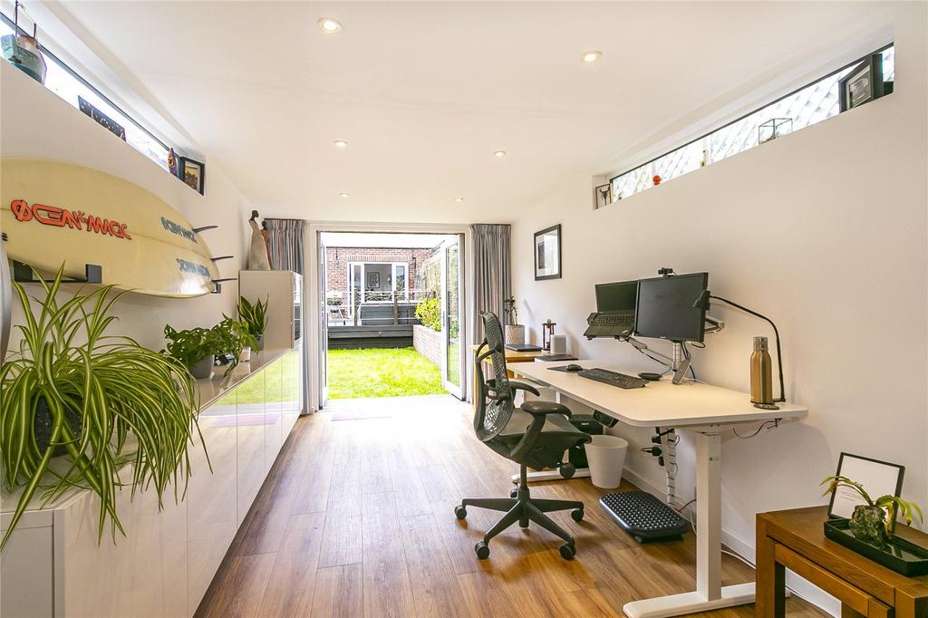 Cabin Garden Office