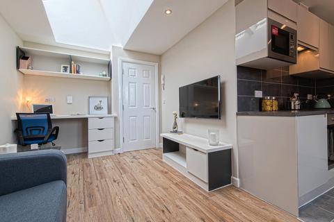 1 bedroom apartment to rent, 18 East Parade #503958