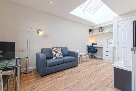 1 bedroom apartment to rent, Apt 4, 18 East Parade, 18 East Parade LS1