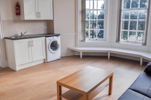 1 bedroom apartment to rent, Apt 6, 12a Clarendon Road, 12A Clarendon Road LS2