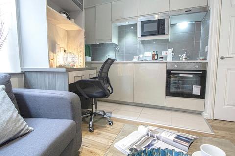 Studio to rent, Apt 36, Eagle House, Blackfriars Road M3