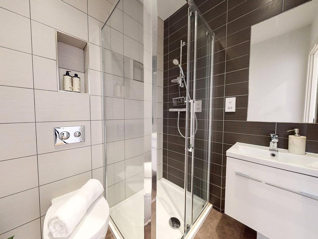 Apartment in Leeds - More
