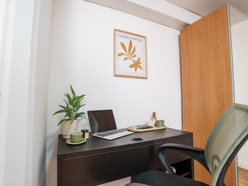 Apartment in Leeds, West Yorkshire - View 2