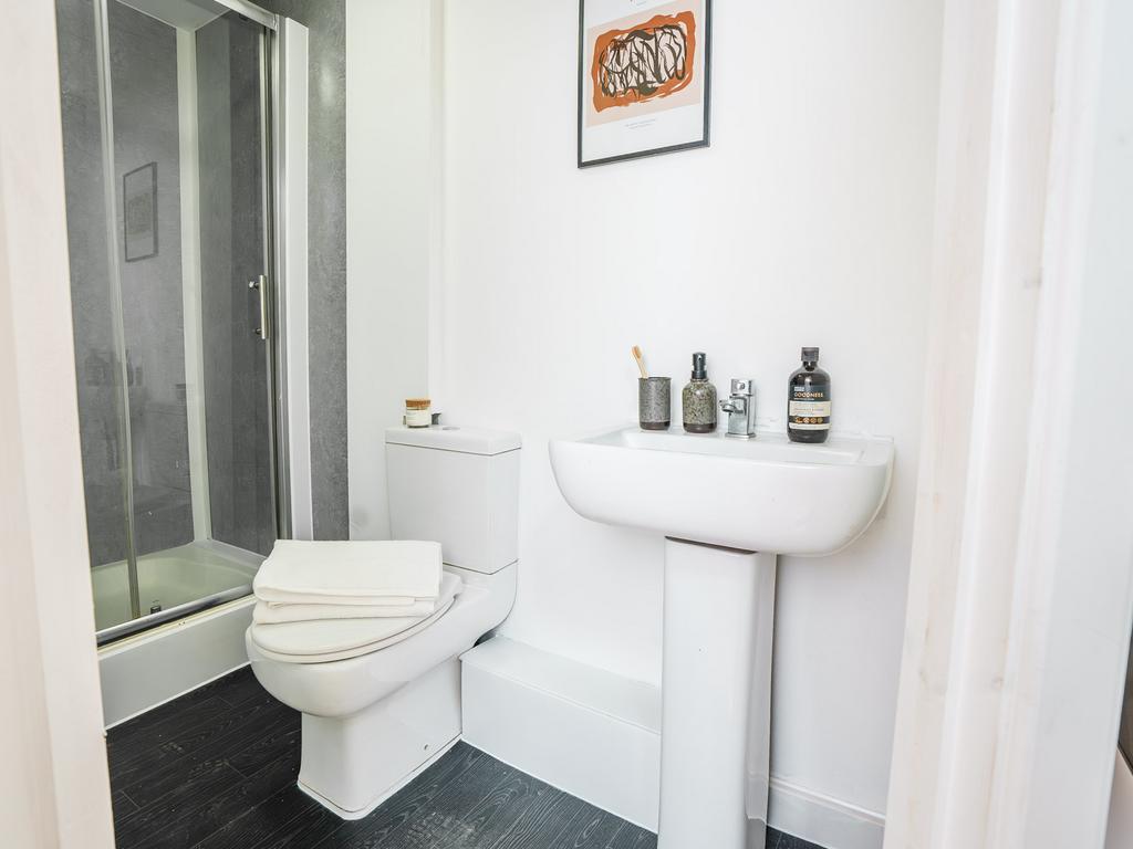 Apartment in Leeds, West Yorkshire - View 3