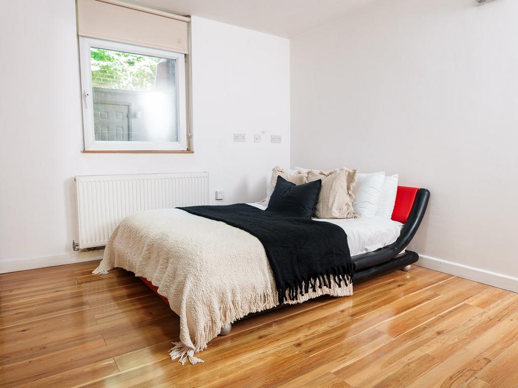 Apartment in Leeds, West Yorkshire - View 4