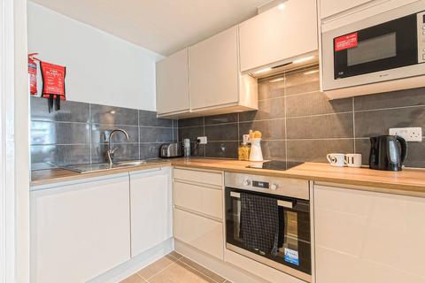 1 bedroom apartment to rent, Apt 3, 18 East Parade, 18 East Parade LS1