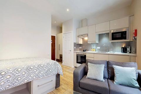 Studio to rent, Apt 13, Eagle House, Blackfriars Road M3