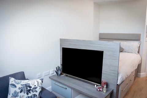 Studio to rent, Apt 15, 41 St Paul's #479168