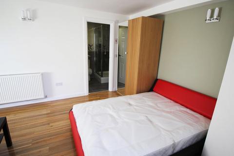 Studio to rent, Apt 1A, 19 Regent Park Terrace, Headingley LS6