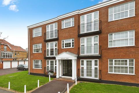 2 bedroom flat for sale, Kings Road, Westcliff-on-sea, SS0