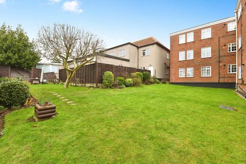 2 bedroom flat for sale, Kings Road, Westcliff-on-sea, SS0