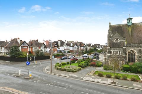 2 bedroom flat for sale, Kings Road, Westcliff-on-sea, SS0