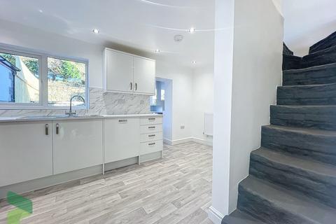 39 Blacksnape Road, Hoddlesden, Darwen, BB3 3PN