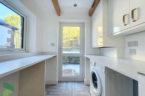 39 Blacksnape Road, Hoddlesden, Darwen, BB3 3PN