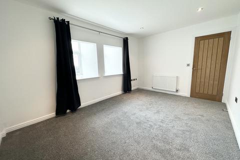 2 bedroom apartment to rent - Reservoir Court, Calverley