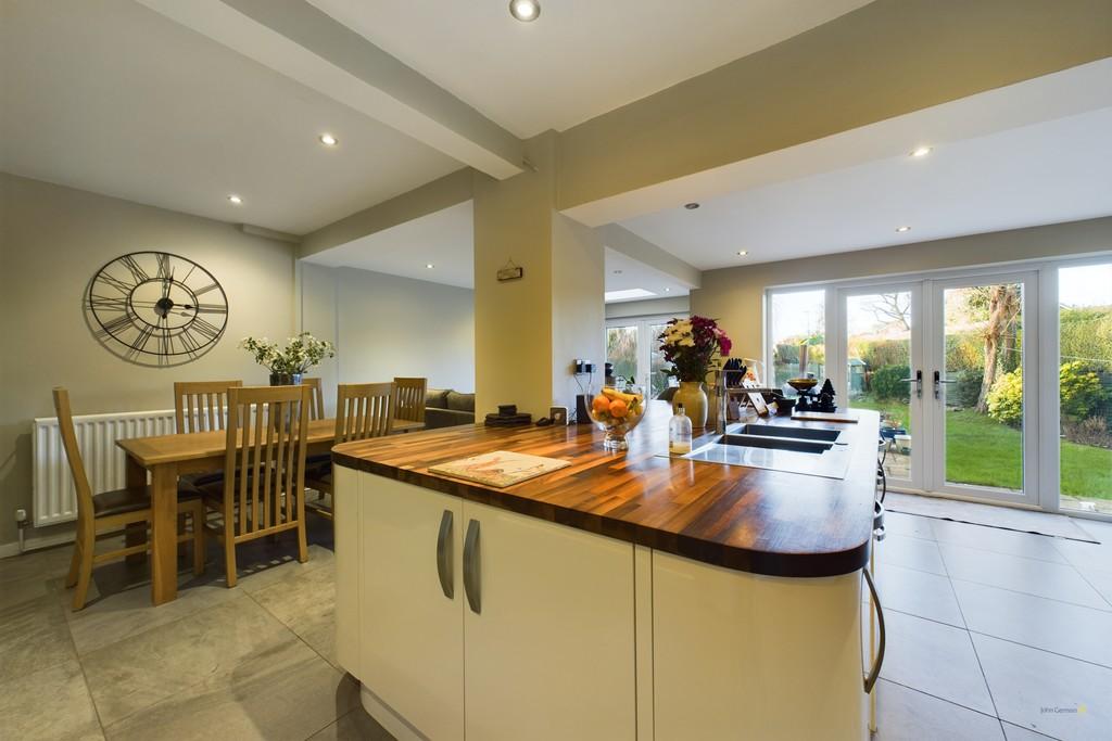 The Green, BartonunderNeedwood 6 bed bungalow for sale £800,000