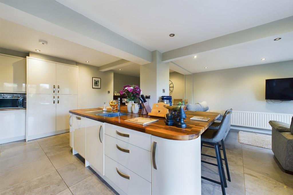 The Green, BartonunderNeedwood 6 bed bungalow for sale £800,000