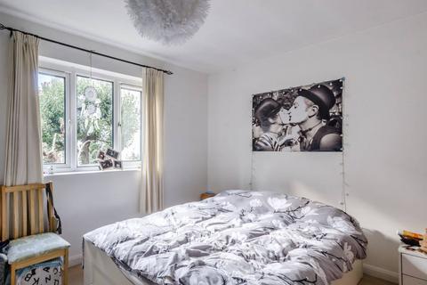 1 bedroom flat for sale, Wilton Road, Victoria, London, SW1V