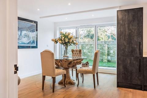 10a Cedar Walk, Kenley, CR8 5JL