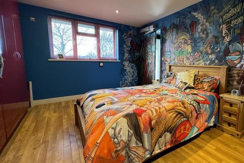 1 Bridge End, Colsterworth, Grantham, NG33 5NZ