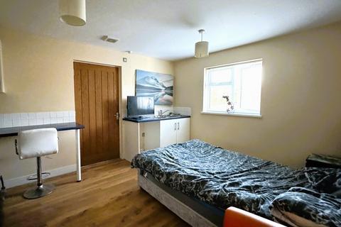 1 Bridge End, Colsterworth, Grantham, NG33 5NZ