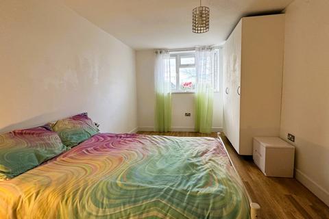 1 Bridge End, Colsterworth, Grantham, NG33 5NZ