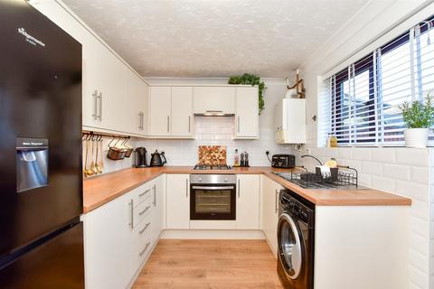 2 bedroom terraced house for sale - Dragonfly Close, Ashford, Kent
