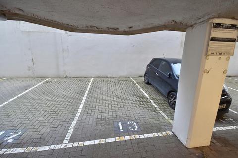 Parking to rent, Russell Mews, Brighton
